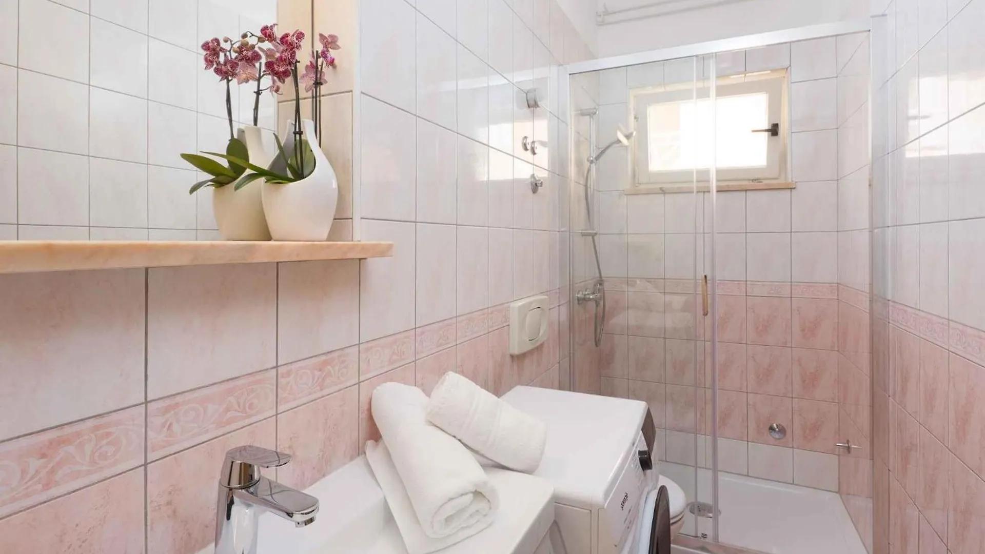 Apartment In Rabac 16819